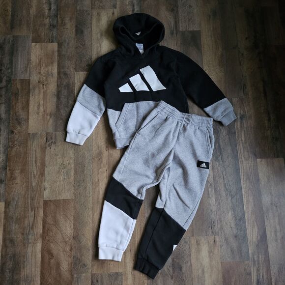 Adidas Black and Grey Hoodie & Jogger Set – Size XS (7 Years) - Picture 1 of 8